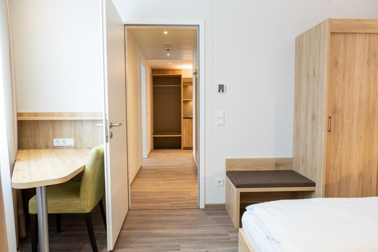 Aparthotel Am Pfaffenstein Klein-Winternheim Buitenkant foto